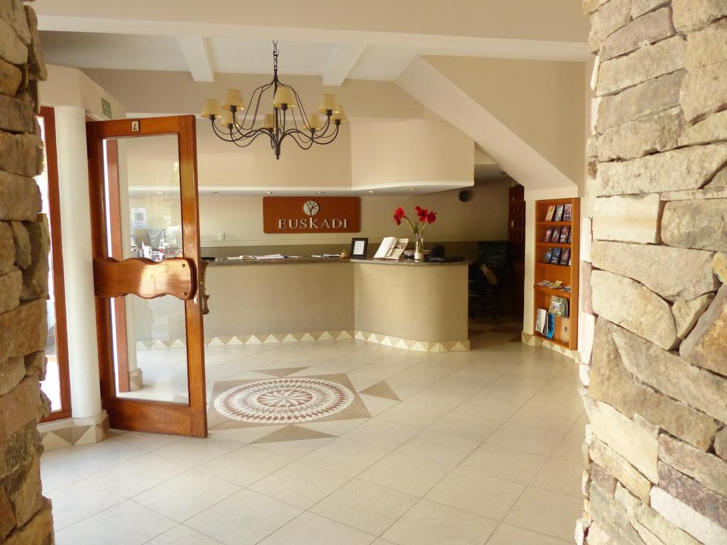 Euskadi Hotel Хенераль Пико Экстерьер фото
