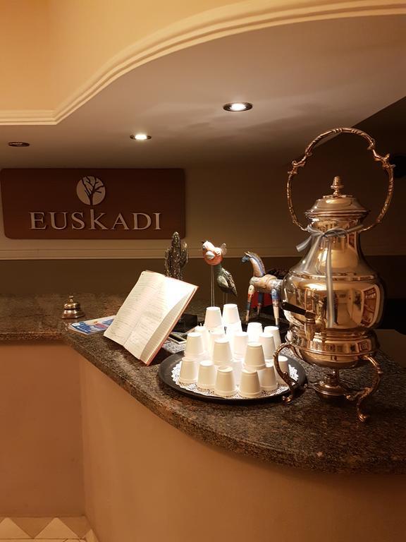 Euskadi Hotel Хенераль Пико Экстерьер фото